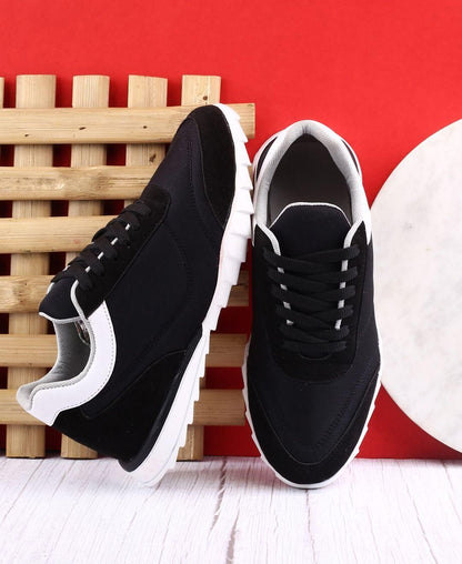 Men's Casual Shoes - Black & White